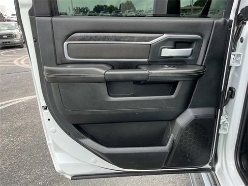 Used 2024 RAM 3500 Big Horn image 21