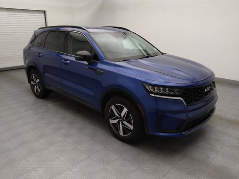 Used 2022 Kia Sorento S image 11