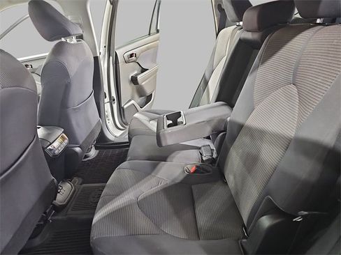 Used 2020 Toyota Highlander LE image 15