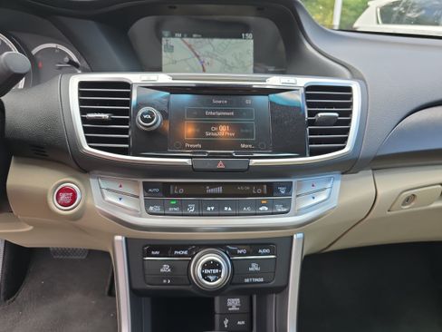 Used 2014 Honda Accord Touring image 27