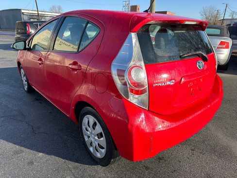 Used 2013 Toyota Prius C image 3