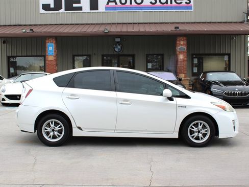 Used 2011 Toyota Prius Five image 8