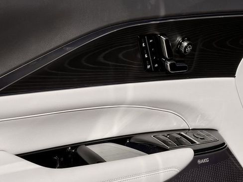 New 2026 Cadillac Lyriq Signature Luxury image 20