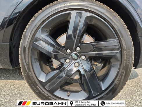 Used 2024 Land Rover Discovery Metropolitan Edition AWD/4WD image 33
