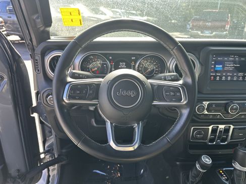 Used 2020 Jeep Gladiator Overland w/ Trailer Tow Package image 26