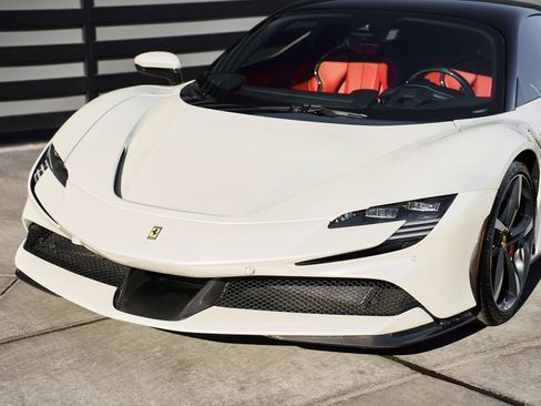 Used 2022 Ferrari SF90 Stradale image 5