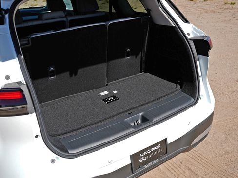 New 2026 INFINITI QX60 Luxe w/ Cargo Package AWD/4WD image 8