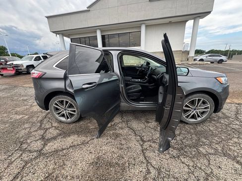 Used 2022 Ford Edge Titanium w/ Equipment Group 301A AWD/4WD image 8