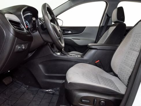Used 2022 Chevrolet Equinox LS w/ LS Convenience Package FWD image 12