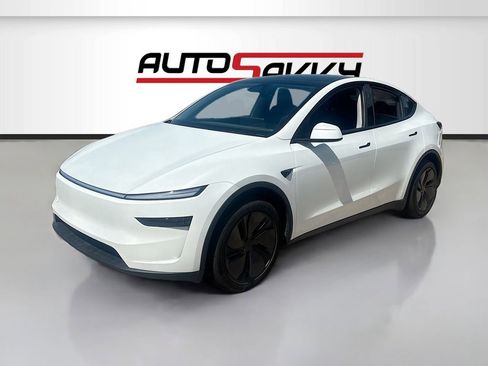Used 2026 Tesla Model Y 2WD image 3