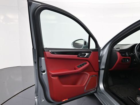 Used 2022 Porsche Macan GTS image 16