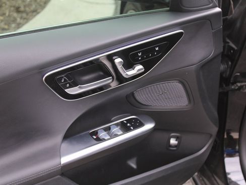 Certified 2025 Mercedes-Benz C 300 Sedan image 17