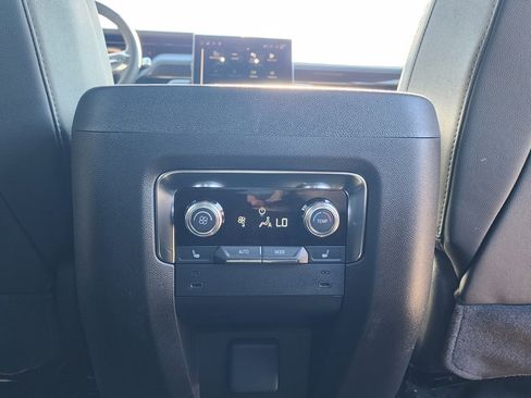 New 2026 GMC Yukon Elevation image 50