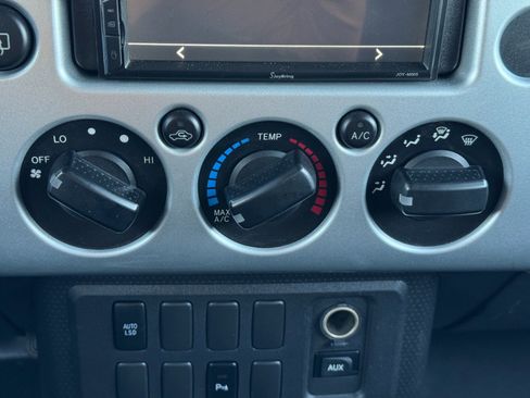 Used 2007 Toyota FJ Cruiser 2WD image 23