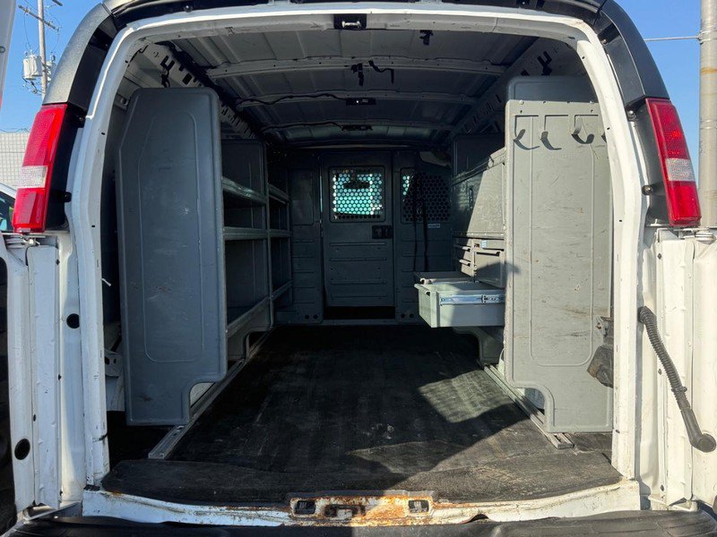 Used 2015 Chevrolet Express 3500 RWD image 8