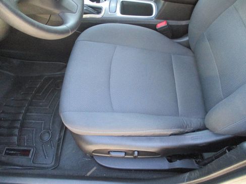 Used 2018 Chevrolet Cruze LT w/ Convenience Package FWD image 5