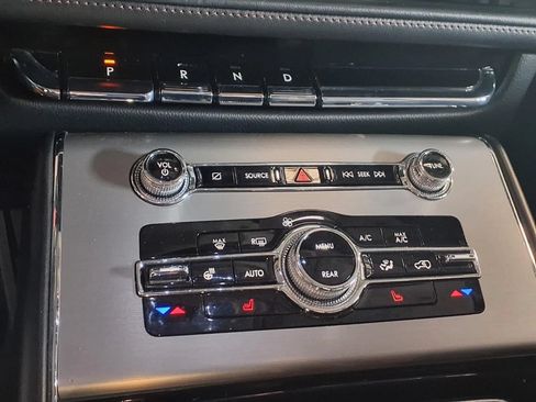 Used 2022 Lincoln Aviator AWD image 22