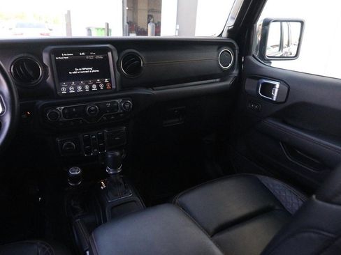 Used 2021 Jeep Wrangler Unlimited Sahara image 25