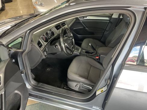 Used 2016 Volkswagen Golf S FWD image 22