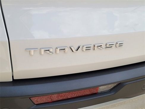 New 2026 Chevrolet Traverse LT image 14