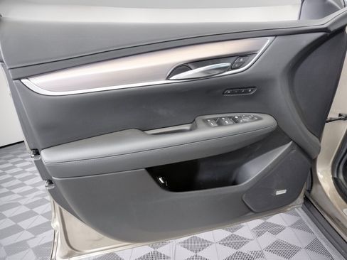 Used 2023 Cadillac XT6 Luxury FWD image 14