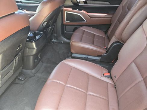 Certified 2023 Kia Telluride EX w/ EX Captain's Chair Package FWD image 28