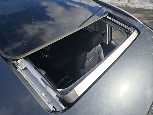 Used 2022 Kia Telluride S image 3