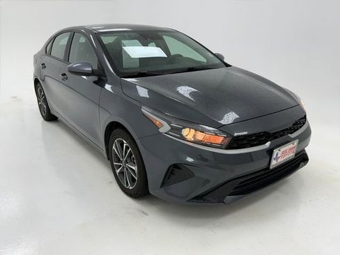 Used 2024 Kia Forte LXS FWD image 2