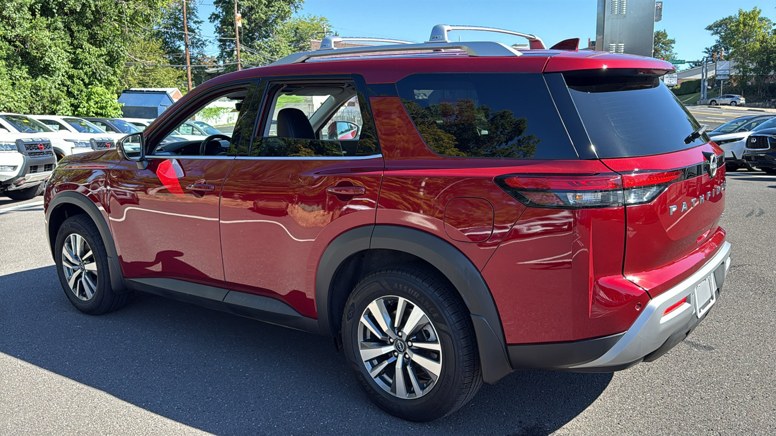 Certified 2024 Nissan Pathfinder SL AWD/4WD image 23