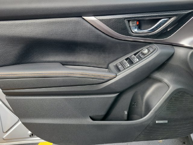 Used 2020 Subaru Crosstrek 2.0i Limited w/ Moonroof Package w/Navigation AWD/4WD image 10