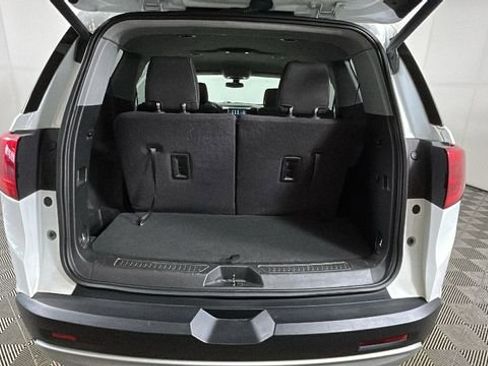 Used 2017 GMC Acadia SLE FWD image 27