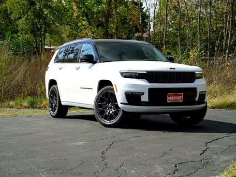 New 2025 Jeep Grand Cherokee L Summit w/ Obsidian Package image 2