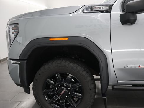 Used 2025 GMC Sierra 2500 AT4 w/ AT4 Premium Plus Package AWD/4WD image 44