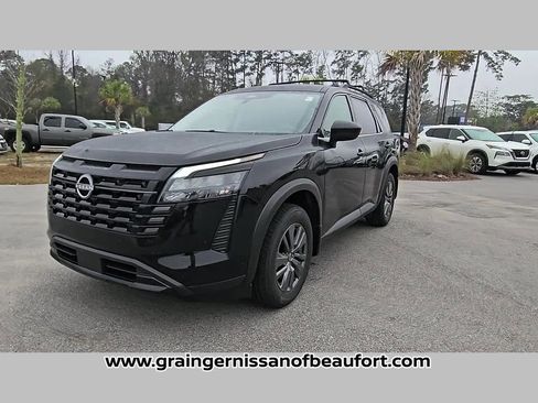 New 2026 Nissan Pathfinder SV image 21