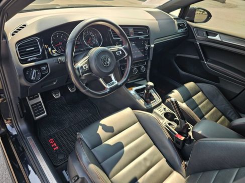 Used 2018 Volkswagen GTI SE w/ SE Leather Package FWD image 2