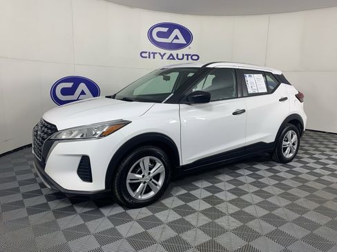 Used 2022 Nissan Kicks S image 7