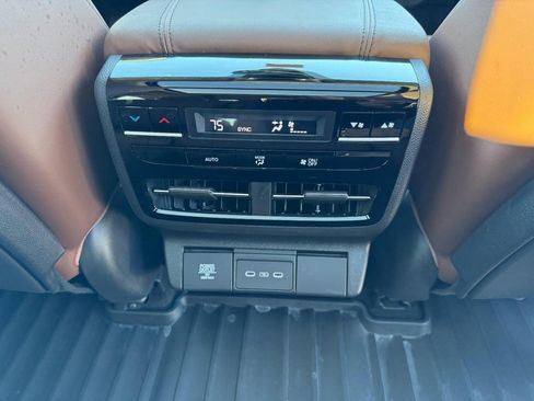 Used 2025 Acura MDX SH-AWD w/ Technology Package image 19