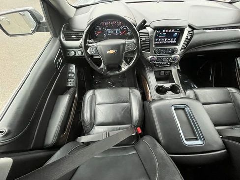 Used 2019 Chevrolet Suburban LT image 28