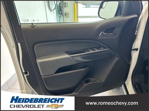 Used 2018 Chevrolet Colorado Z71 AWD/4WD image 10