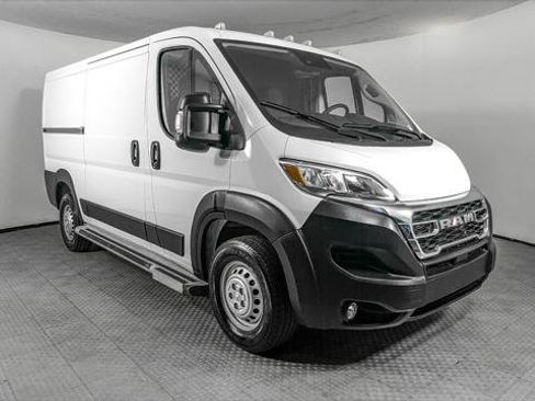 Used 2025 RAM ProMaster 2500 w/ U-Haul Equipment Group FWD image 11