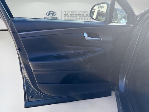 Used 2020 Hyundai Santa Fe SE image 16
