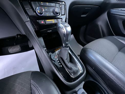 Used 2020 Buick Encore Sport Touring FWD image 29
