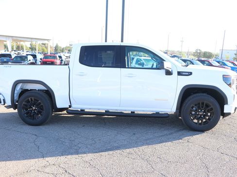 New 2026 GMC Sierra 1500 Elevation image 8