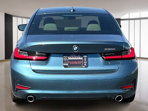 Used 2021 BMW 330i Sedan w/ Driving Assistance Package image 5