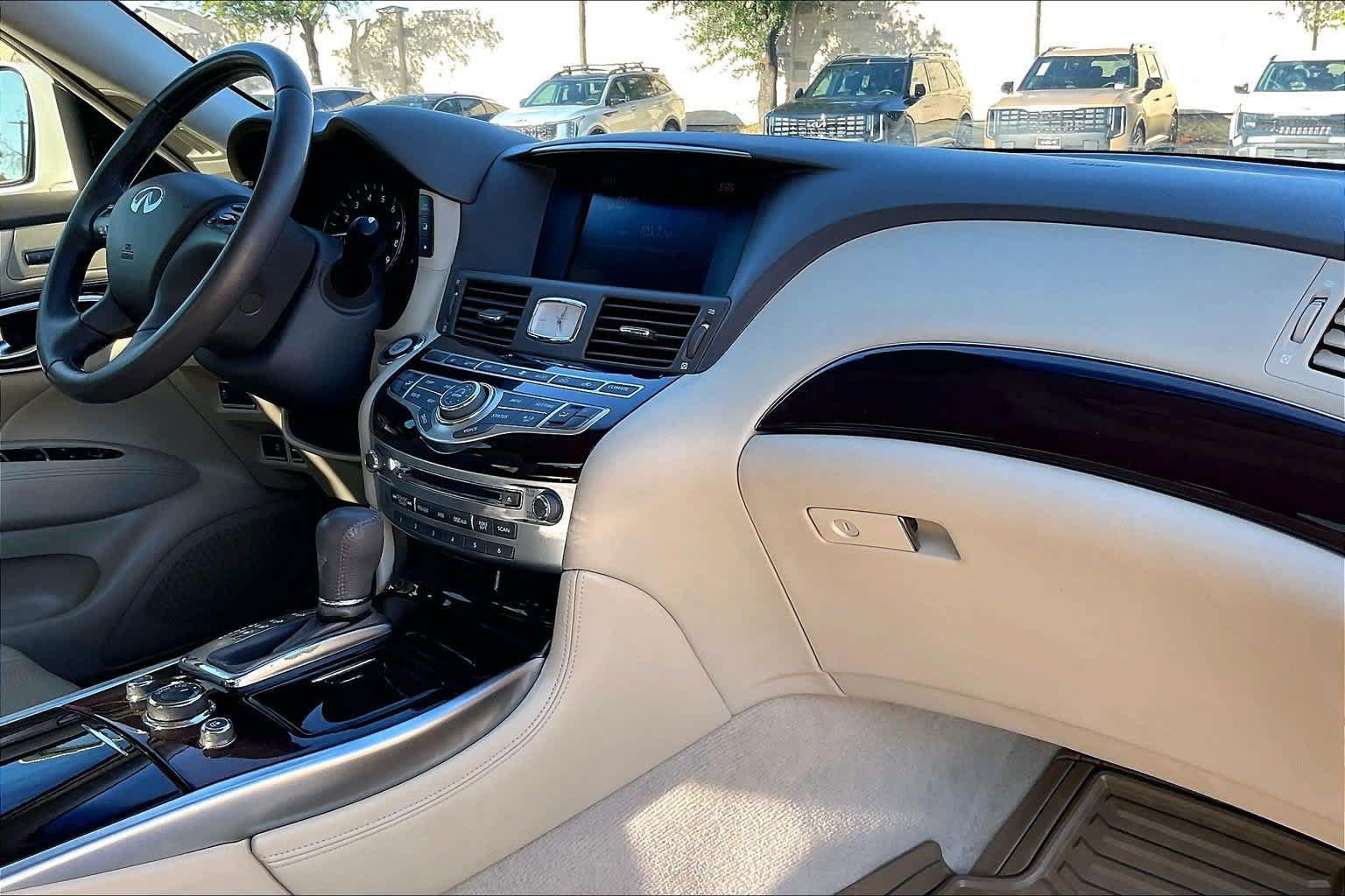 Used 2012 INFINITI M37 w/ Premium Pkg RWD image 22