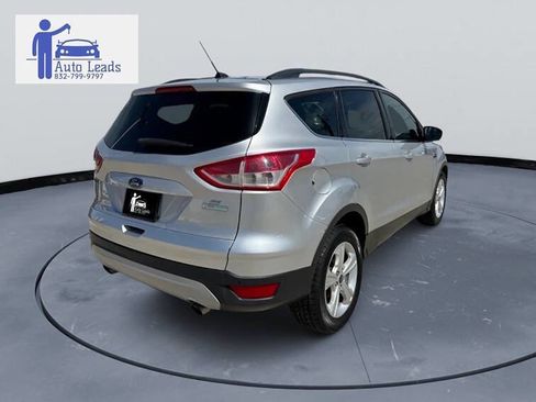 Used 2016 Ford Escape SE w/ Equipment Group 201A image 5