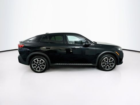 Used 2026 BMW X2 xDrive28i AWD/4WD image 10