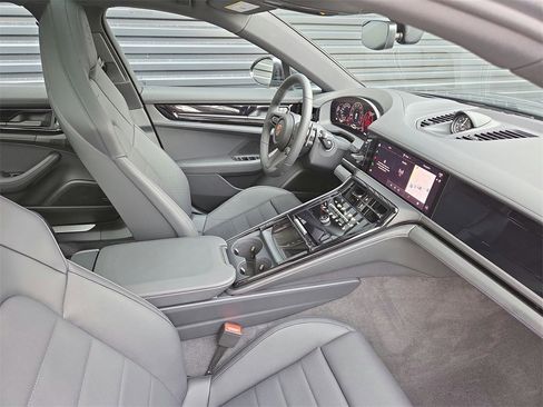 New 2026 Porsche Panamera 4 image 18