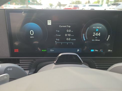 Certified 2025 Hyundai Ioniq 5 SE image 9