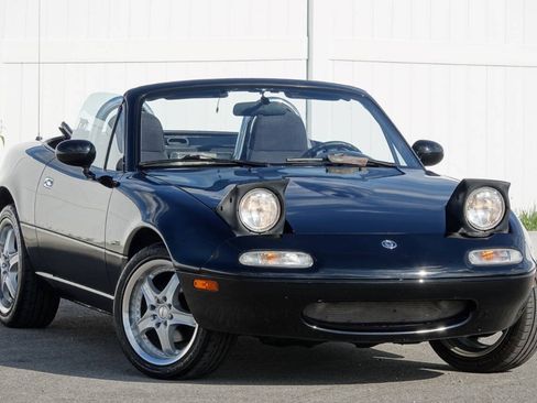 Used 1996 MAZDA MX-5 Miata RWD image 61